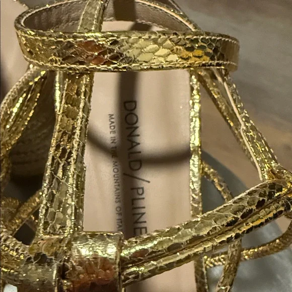Pre-Owned Donald J. Pliner Gold Strappy Block Heels - Picture 4 of 16